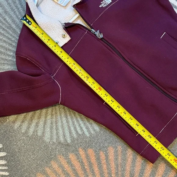 The North Face Plum Fleece-Lined Bomber Jacket - Picture 9 of 10